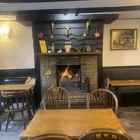 The Angel Inn ألستون الغرفة الصورة