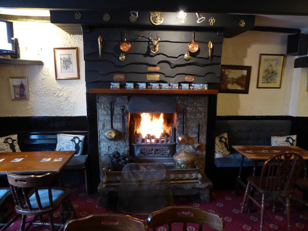 The Angel Inn ألستون المظهر الخارجي الصورة