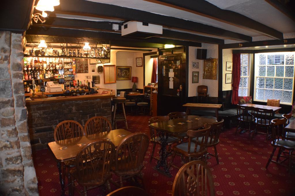 The Angel Inn ألستون المظهر الخارجي الصورة
