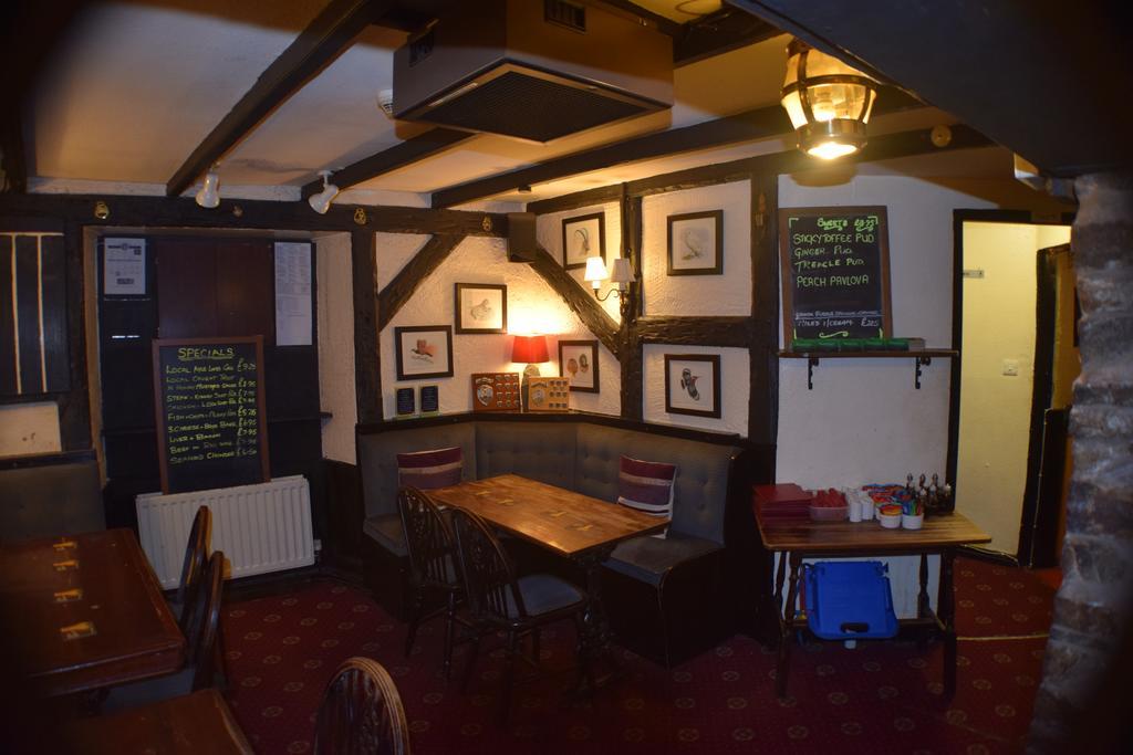 The Angel Inn ألستون المظهر الخارجي الصورة