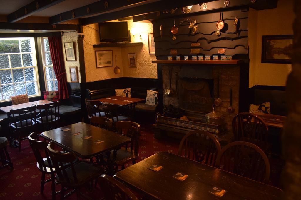 The Angel Inn ألستون المظهر الخارجي الصورة